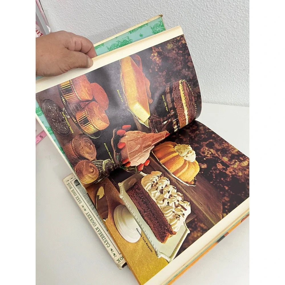 Vintage Womans Day Encyclopedia of Cookery Volumes 1‎ 2 4 Hardcover Cookbook Set